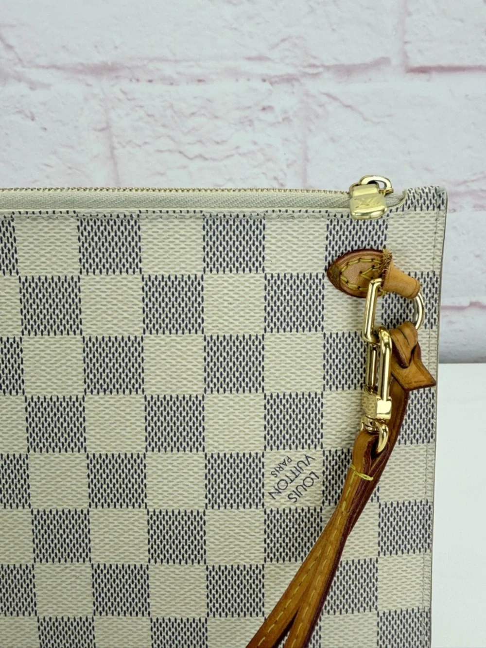 Authentic Louis Vuitton Damier Azur Neverfull Pochette
